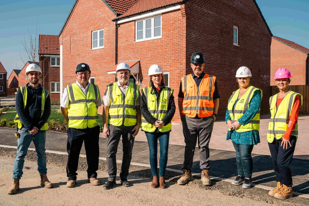 Manthorpe key handover Amplius-30 resized